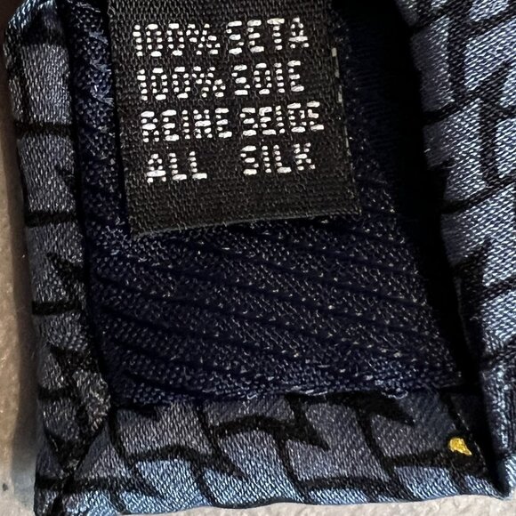 Valentino Cravatte Silk Necktie Blue Hearts Print Italy 4" x 55" - Picture 10 of 12